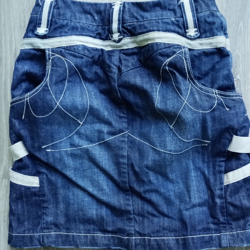 SKIRT - Picture 4 of 4